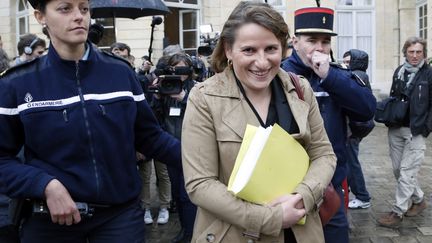 La d&eacute;put&eacute;e Val&eacute;rie Rabault quitte l'h&ocirc;tel Matignon apr&egrave;s un entretien avec le Premier ministre le 22 avril 2014. (THOMAS SAMSON / AFP)