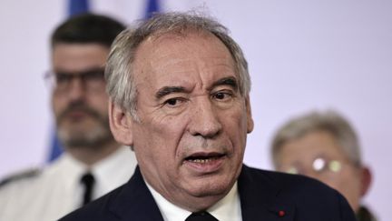 Le Premier ministre, François Bayrou, au ministère de l'Intérieur après la cellule de crise consacrée à Mayotte, le 14 décembre 2024 à Paris. (STEPHANE DE SAKUTIN / AFP)