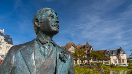 Une statue de Marcel Proust à Cabourg dans le Calvados.&nbsp; (THIERRY GRUN / ONLY FRANCE)