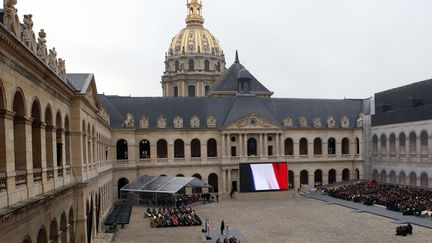 &nbsp; (La cérémonie d'hommage dans la Cour d'Honneur des Invalides ©Sipa/François Mori)