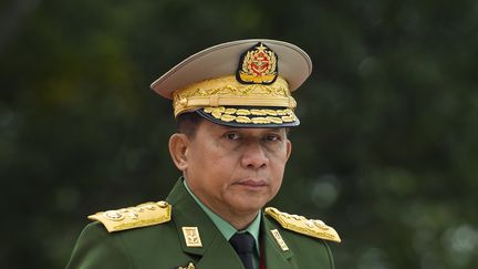 Le&nbsp;chef de l'armée birmane Min Aung Hlaing lors d'une cérémonie à Rangoun, le 19 juillet 2018. (YE AUNG THU / AFP)