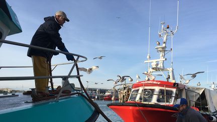 Au port de Boulogne-sur-Mer, où les pêcheurs s'inquiétent à deux semaines du Brexit. (GREGOIRE LECALOT / RADIO FRANCE)