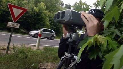 &nbsp; (Les unités et compagnies de police qui surveillent les routes gagnent 600 euros de plus que les autres quand elles ont chassé le plus de chauffards © MaxPPP)