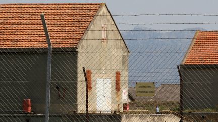 Le site militaire de Miramas (Bouches-du-Rh&ocirc;ne), o&ugrave; a eu lieu un vol de munitions, le 7 juillet 2015. (MAXPPP)