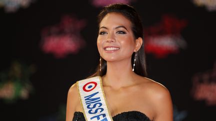 Vaimalama Chaves, Miss France 2019, le 9 novembre 2019, au Palais des festivals à Cannes. (VALERY HACHE / AFP)