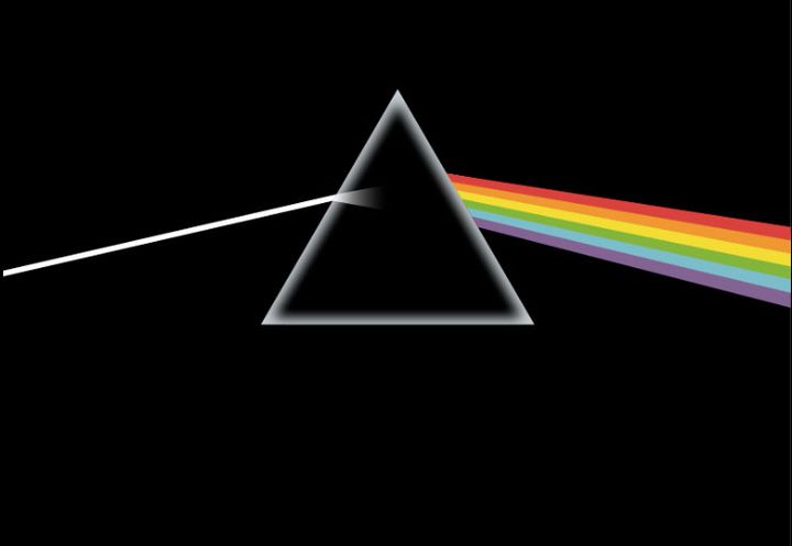 L'image cultissime de la pochette de l'album "The Dark Side of The Moon" (1973) de Pink Floyd, a été réalisée par le Britannique Storm Thorgerson, comme la plupart des autres pochettes du groupe de rock progressif. (HIPGNOSIS)