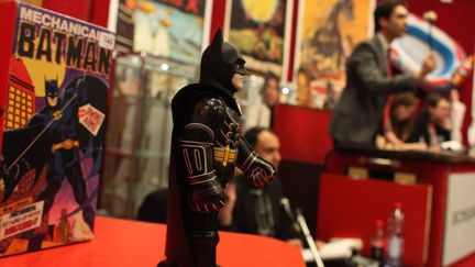 Une figurine mécanique de Batman en vente à l'hôtel Drouot le 18 février 2013
 (Olivier corsan /	PHOTOPQR/LE PARISIEN )