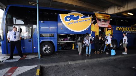 Un véhicule de la société Megabus, à Toulouse en 2015. (REMY GABALDA / AFP)