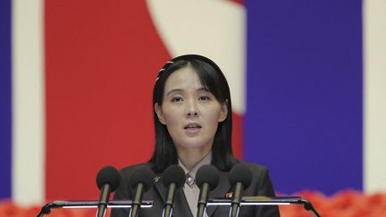 Kim Yo Jong, lors de l'Assemblée générale nationale de prévention des urgences à Pyongyang, le 10 août 2022. (STR / KCNA VIA KNS)