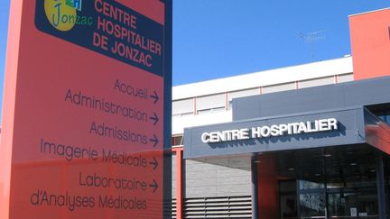 Joël Le Scouarnec&nbsp;a notamment exercé à l'hôpital de Jonzac,&nbsp;entre 2008 et 2017 (photo d'illustration). (GOBIN MARIE-LAURE / MAXPPP)