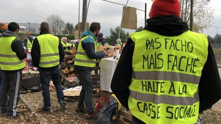 Mouvement des "gilets jaunes" à Annecy (Haute-Savoie), le 19 novembre 2018. (RICHARD VIVION / FRANCE-BLEU PAYS DE SAVOIE)