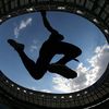 Le Fran&ccedil;ais Ga&euml;tan Saku Bafuanga Baya lors de la finale du triple saut des Mondiaux de Moscou (Russie), le 18 ao&ucirc;t 2013. (ADRIAN DENNIS / AFP)