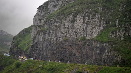 La route du col de La Croix-Morand entre Brioude et Aurillac en Auvergne empruntée par les coureurs du Tour de France 2008. Photo d'illustration. (TIM DE WAELE / VELO / GETTYIMAGES)