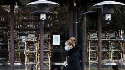 Illustration d'un restaurant fermé à Paris, le 18 novembre 2018. (THOMAS COEX / AFP)