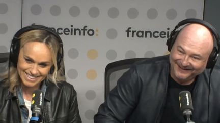 Cécile de Ménibus (à gauche) et Cauet (à droite). (FRANCEINFO / RADIO FRANCE)