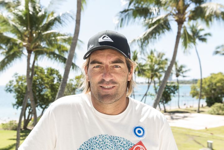 Antoine Albeau pose pour une photo à Nouméa (Nouvelle-Calédonie), le 12 novembre 2014. (FRED PAYET / AFP)