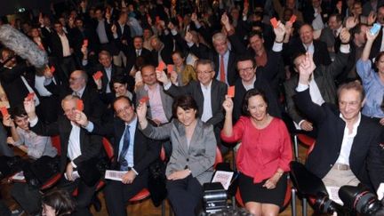 De gauche à droite: François Hollande, Martine Aubry, Ségolène Royal lors d'un conseil national du PS à Paris le 9-4-11 (AFP - MIGUEL MEDINA)