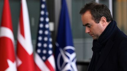 Le ministre des Armées Sébastien Lecornu lors d'une réunion de l'Otan à Bruxelles, le 14 février 2024. (JOHN THYS / AFP)