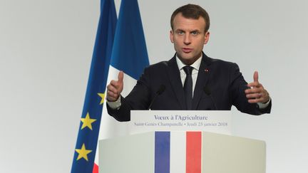 Emmanuel Macron lors de ses&nbsp;vœux aux agriculteurs à Saint-Genès-Champanelle (Puy-de-Dôme), en Auvergne, le 25 janvier 2018. (REUTERS)