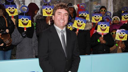 Stephen Hillenburg devant des masques de Bob l'éponge, le 31 janvier 2015 à New York. (DAVE ALLOCCA / STARPIX / REX / SHUTTERSTOCK / SIPA)