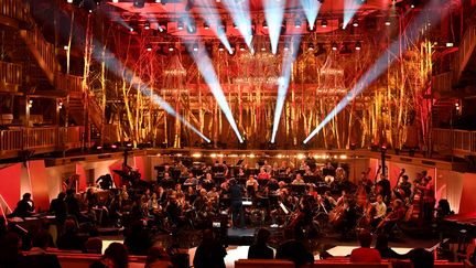 L'orchestre de l'opéra de Lyon avant la cérémonie des Victoires de la musique classique, à Evian-les-Bains (Haute-Savoie), le 23 février 2018. (JEAN-PIERRE CLATOT / AFP)