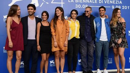 Les acteurs Lou Luttiau, Salim Kechiouche, Mel Einda El Asfour, Ophelie Bau, Hafsia Herzi, Shain Boumedine, Alexia Chardard et le réalisateur Abdellatif Kechiche à la 74e Mostra de Venise.
 (TIZIANA FABI / AFP)