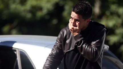 Le joueur de football Samir Nasri arrive au camp d'entra&icirc;nement de Clairefontaine, pr&egrave;s de Paris, le 2 septembre 2013. (FRANCK FIFE / AFP)