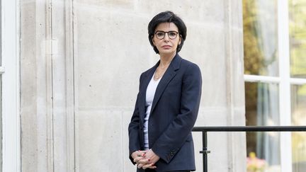 Rachida Dati, sur les marches de la mairie du 7e arrondissement, à Paris, le 24 avril 2021. (NICOLAS MARQUES / MAXPPP)