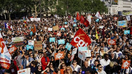 Une manifestation contre la politique d'Emmanuel Macron à Paris, le 5 mai 2018. (MARIE MAGNIN / HANS LUCAS / AFP)