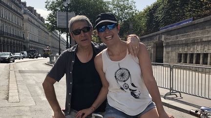 Gérard et Marie, rue de Rivoli à Paris, le 25 juillet 2019.&nbsp; (JULIETTE CAMPION / FRANCEINFO)