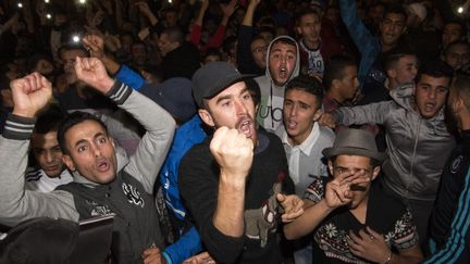 Mouhcine Fikri est mort vendredi soir, happé par une benne à ordures alors qu'il tentait apparemment de s'opposer à la saisie et à la destruction de sa marchandise.