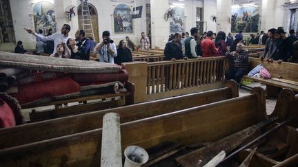 Les dégâts à l'intérieur de l'église Mar Girgis, dimanche 9 avril 2017 à Tanta (Egypte). (STRINGER / AFP)