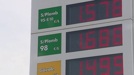 Carburants : nouvelle baisse des prix à la pompe (France 2)