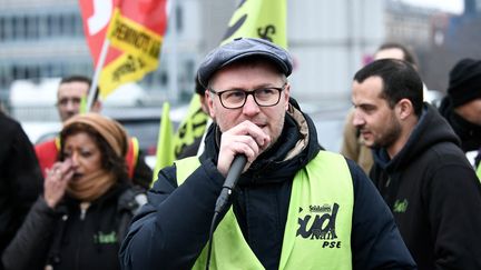 Le délégué syndical Sud-Rail Fabien Villedieu, lors de la manifestation contre la réforme des retraites du 19 janvier 2023, à Paris. (STEPHANE DE SAKUTIN / AFP)