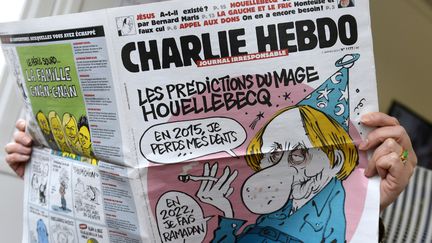 La une du dernier num&eacute;ro de "Charlie Hebdo", publi&eacute; avant l'attaque du journal, le 7 janvier 2015. (BERTRAND GUAY / AFP)