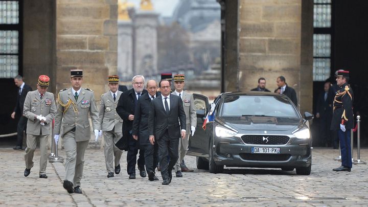 &nbsp; (François Hollande arrive dans la Cour d'Honneur des Invalides le 27 novembre 2015  ©Sipa/Christian Liewig)