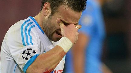 Le milieu de terrain de l'OM Mathieu Valbuena d&eacute;pit&eacute; apr&egrave;s la d&eacute;faite de son &eacute;quipe &agrave; Naples (2-3), le 6 novembre 2013.&nbsp; (GABRIEL BOUYS / AFP)