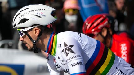 Julian Alaphilippe lors de la première étape du Tour de Provence 2022, vendredi 11&nbsp;février. (LAURENT LAIRYS / MAXPPP)