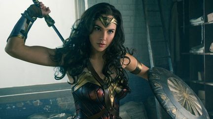 Gal Gadot en Wonder Woman, dans le film de Patty Jenkins
 (2016 Warner Bros. Entertainment Inc. and Ratpac-Dune Entertainment LLC / Clay Enos/ TM &amp; (c) DC Comics)