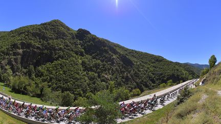 Le peloton de la 72e édition du Tour d'Espagne. (DE WAELE TIM / TDWSPORT SARL)