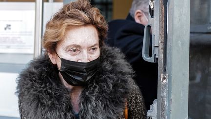 L'hôtelière niçoise Jacqueline Veyrac, kidnappée en 2016, quitte la cour d'assises des Alpes-Maritimes où elle a témoigné au procès de&nbsp;ses ravisseurs&nbsp; le 8 janvier 2020. (VALERY HACHE / AFP)