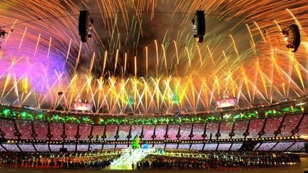 Bouquet final pour la cérémonie de clôture des JO d&#039;été de Londres, le 12 août 2012
 (JOHN STILLWELL/AFP)