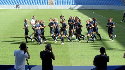 Les Bleues à l'entraînement le 6 juillet à Montpellier.&nbsp; (MAX BERULLIER / MAXPPP)