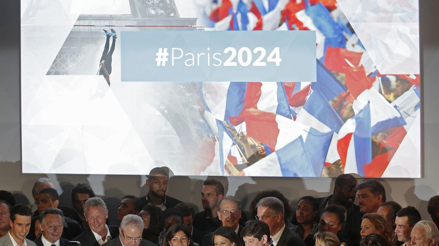 VIDEO. Les athlètes français lancent la candidature de Paris aux Jeux