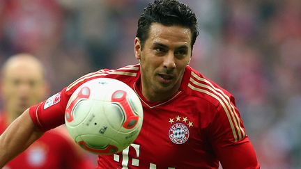 Claudio Pizarro prolonge d'une saison son aventure en Bavière.