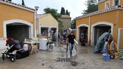 Des maisons touch&eacute;es par des inondations &agrave;&nbsp;Grabels&nbsp;(H&eacute;rault), le 7 octobre 2014. (MAXPPP)