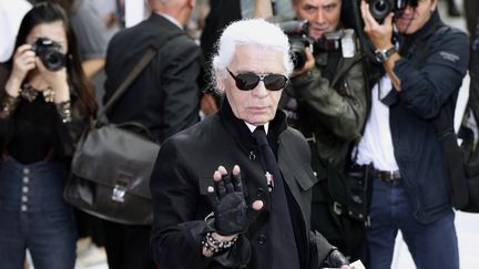 Le couturier Karl Lagerfeld, &agrave; Paris, le 30 juin 2012. (FRANCOIS GUILLOT / AFP)