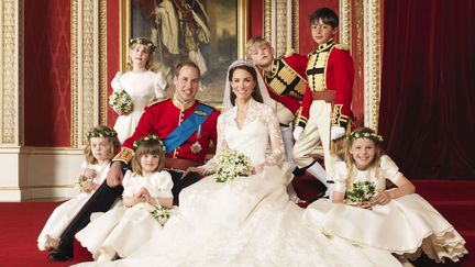 Photo de mariage officielle entre Kate Middleton et le prince William, c&eacute;l&eacute;br&eacute; &agrave; Londres (Royaume-Uni), le 29 avril 2011. (HUGO BURNAND / REX / SIPA)