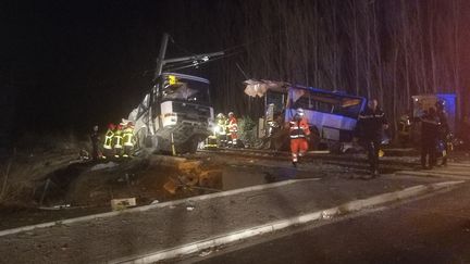 La collision entre un car scolaire et un train régional à Millas (Pyrénées-Orientales), le 14 décembre 2017, a coûté la vie à&nbsp;six enfants. (MATHIEU FERRI / FRANCE-BLEU ROUSSILLON)