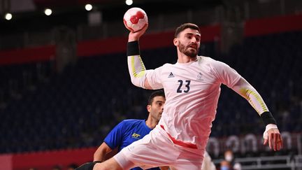 Ludovic Fabregas contre le Brésil, lundi 26 juillet. (MARTIN BERNETTI / AFP)